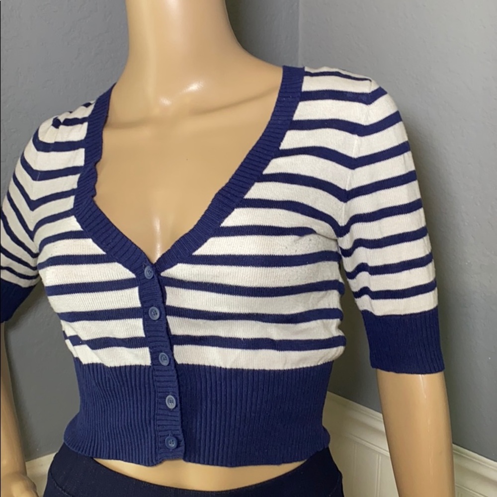 SO Med Crop Top Cardigan - Picture 2 of 8